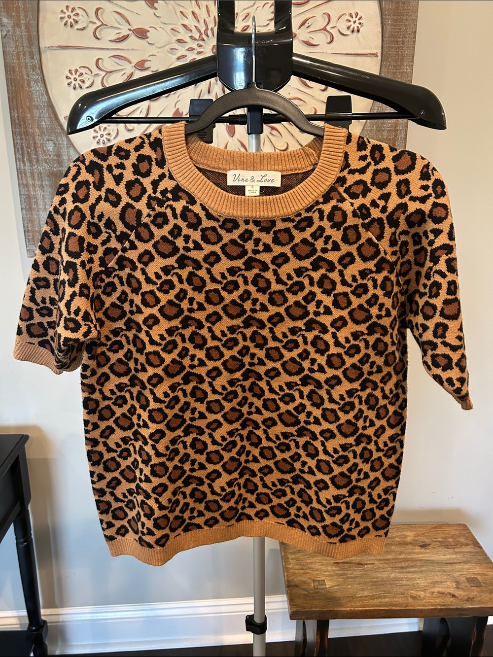 Vine & Love Great condition!! Tan and Black Leopard Print Short Sleeve Sweater